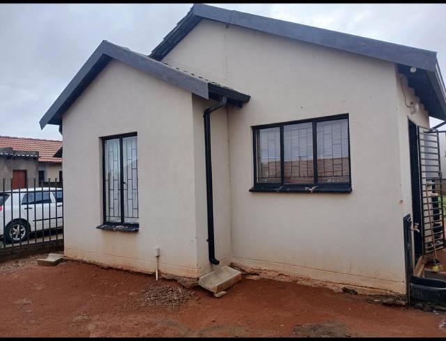 2 BEDROOM HOUSE FOR SALE IN SOSHANGUVE VV
